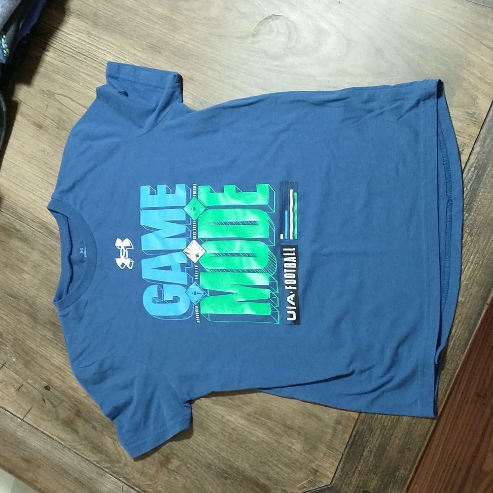 Under Armour Youth Medium t-shirt